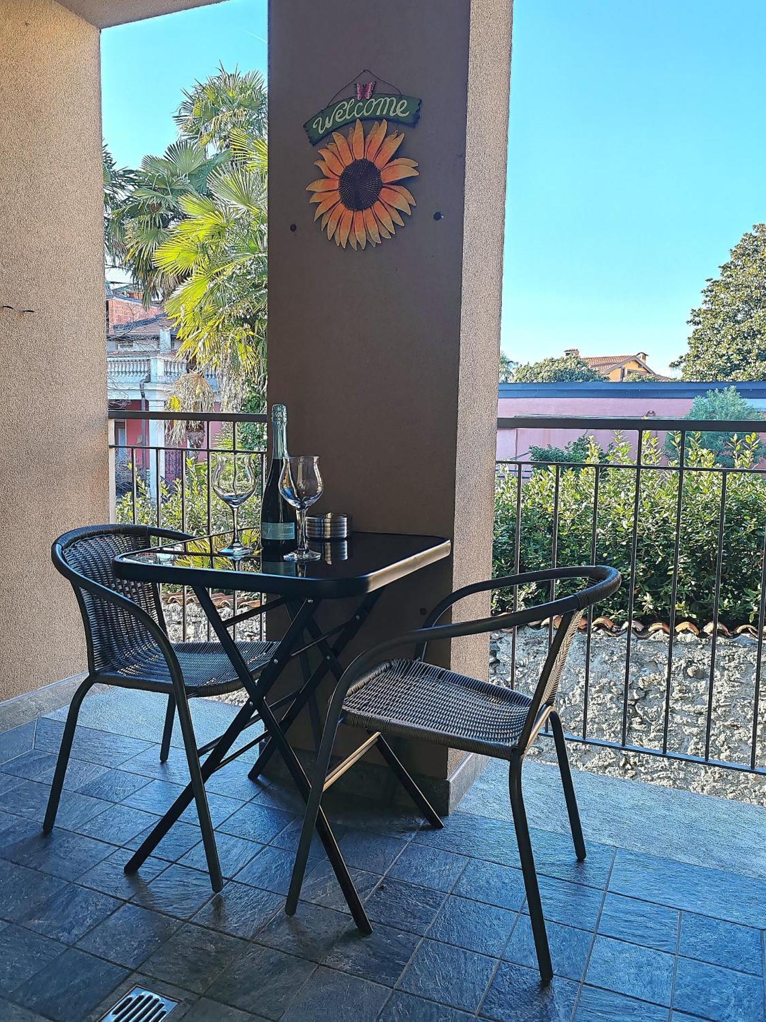 Butterfly Apt In Suna With Garage Verbania Exterior foto