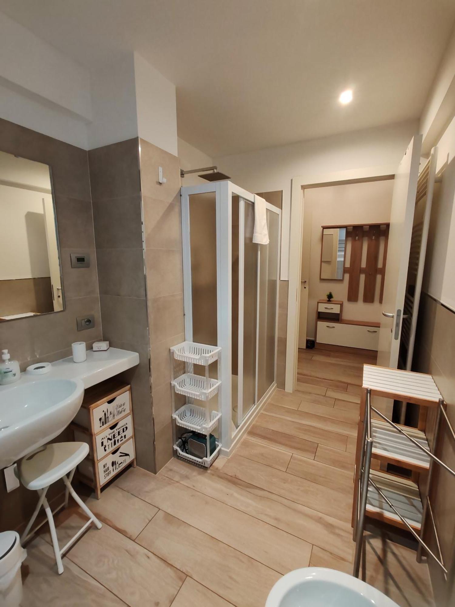 Butterfly Apt In Suna With Garage Verbania Exterior foto